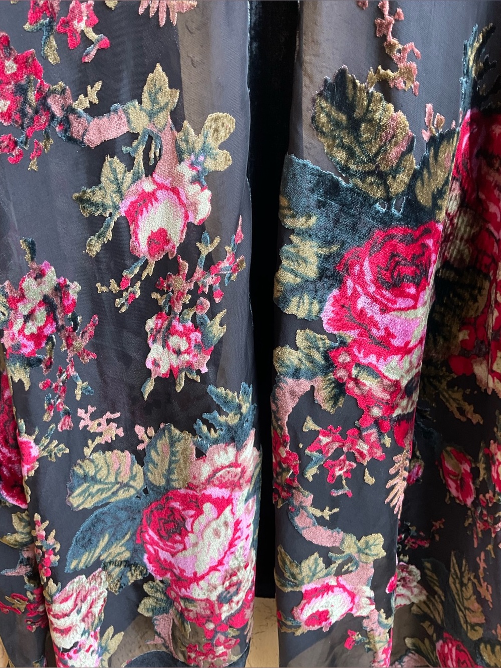 Woven Heart velvet kimono ROSES semi sheer , wine red, black, pink,
OSFM BOHO - Picture 13 of 16